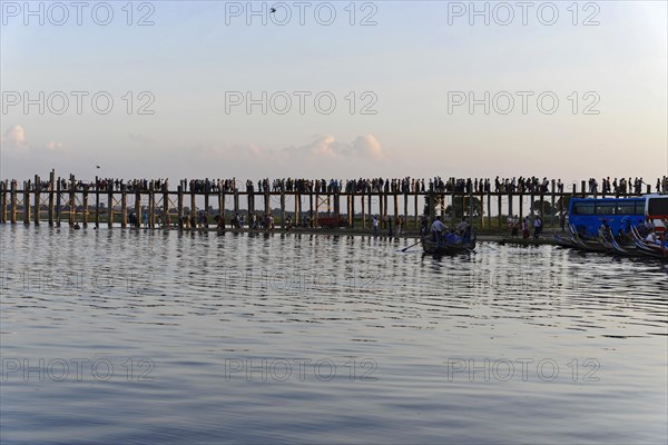 U Bein bridge over Taungthaman Lake, Amarapura, Mandalay, Myanmar (Burma), Asia