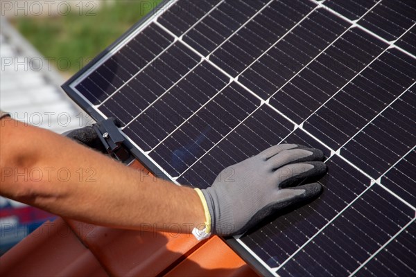 Installation of a photovoltaic system on a detached house