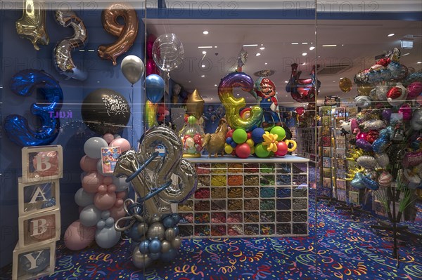 Shop window with articles for parties and birthdays, Erlangen Middle Franconia, Bavaria, Germany, Europe