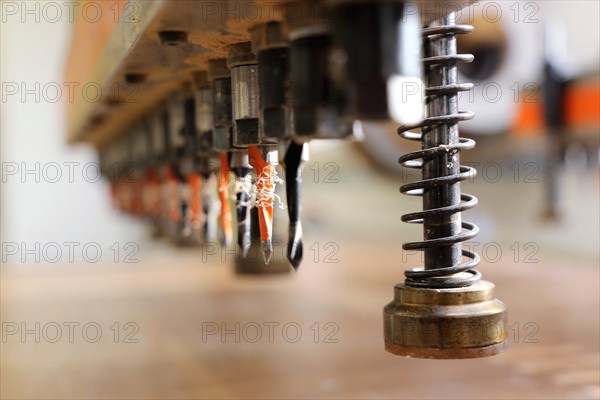 Automatic drilling machine or hole line drilling machine as used in a cabinet maker's workshop