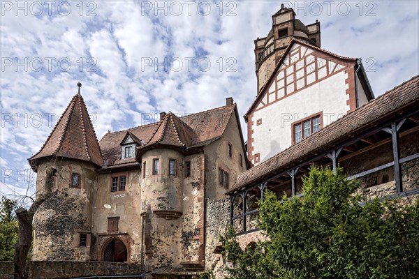 Well house in the 3rd gatehouse, new bower, battlements of the outer bailey, Ronneburg Castle, medieval knight's castle, Ronneburg, Ronneburger Huegelland, Main-Kinzig-Kreis, Hesse, Germany, Europe