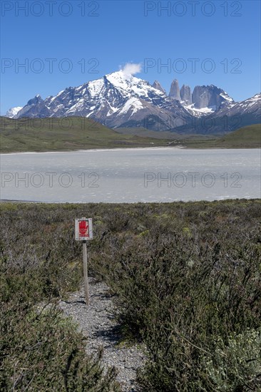 Lake in front of the foothills of the Andes, mountain range, Torres del Paine National Park, Parque Nacional Torres del Paine, Cordillera del Paine, Towers of the Blue Sky, Region de Magallanes y de la Antartica Chilena, Ultima Esperanza province, UNESCO biosphere reserve, Patagonia, end of the world, Chile, South America