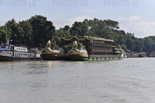 River boat on the Irrawaddy, Irrawaddy, Myanmar, Asia