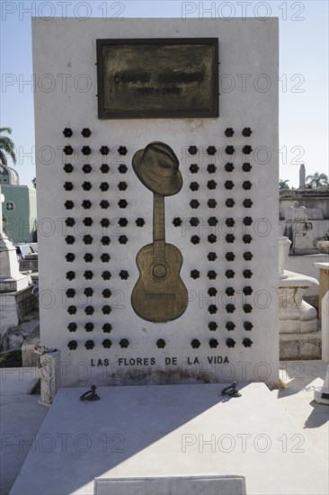 Graves, gravesites, Cementerio de Cristobal Colon, Christopher Columbus Cemetery, 56 ha cemetery, Havana, Cuba, Greater Antilles, Caribbean, Central America