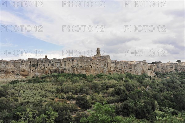 View of the old town of Pitigliano, Tuscany, Italy, Europe