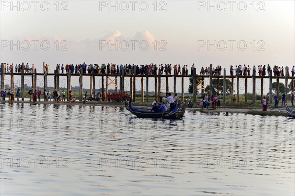 U Bein bridge over Taungthaman Lake, Amarapura, Mandalay, Myanmar (Burma), Asia