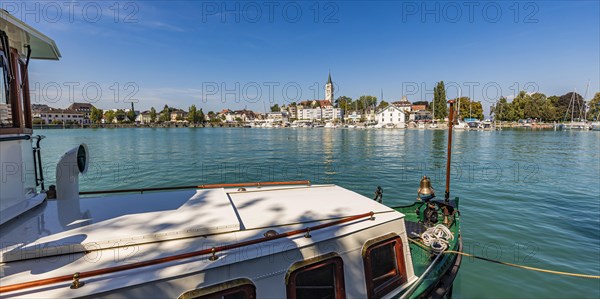 Motorboat in front of the town of Romanshorn, Lake Constance, Canton Thurgau, Switzerland, Europe