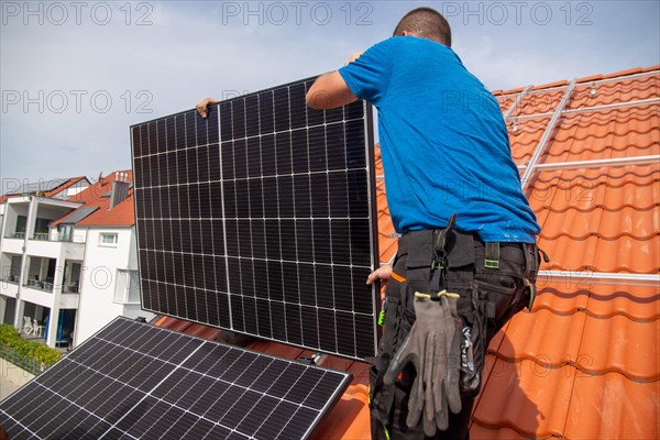Installation of a photovoltaic system on a detached house