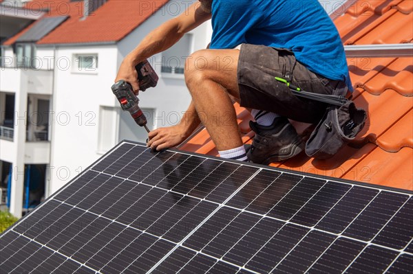 Installation of a photovoltaic system on a detached house