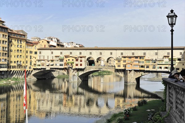 Bridge over the Arno, Ponte Vecchio, 14th century, Florence, Tuscany, Italy, Europe