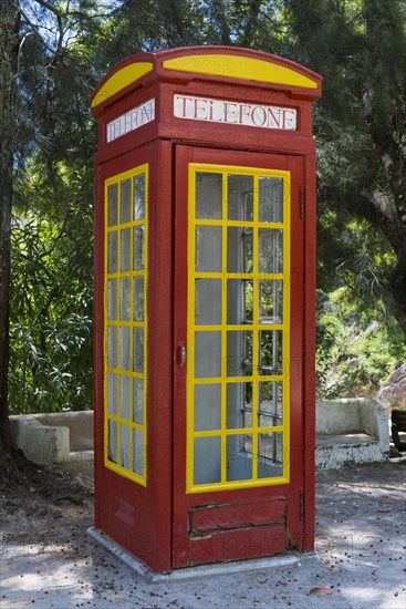 Historic telephone box, communication, telephone, landline, telecommunication, mobile, conversation, telephone machine, speak, communicate, connection, history, historical, red, English, Portugal, Europe