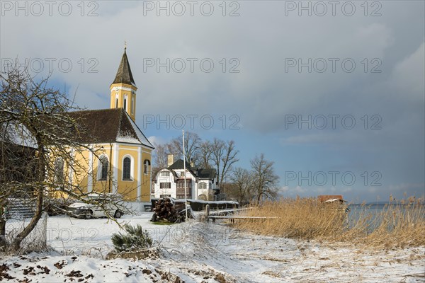 Snow-covered church in winter, St Alban's Church, Diessen, Lake Ammer, Fuenfseenland, Pfaffenwinkel, Upper Bavaria, Bavaria, Germany, Europe