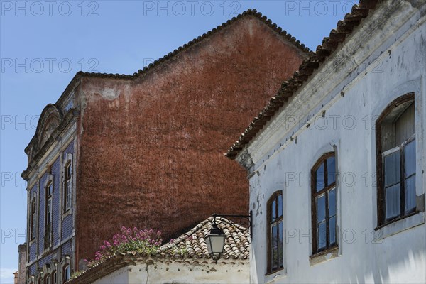 Flower-covered roof, lovely, idyllic, flowers, decoration, architecture, travel, holiday, dilapidated, old building, Mediterranean, village, rural, Southern Europe, Monchique, Algarve, Portugal, Europe