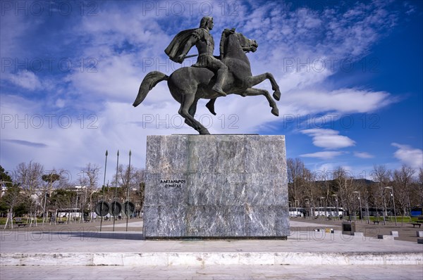 Statue, military leader Alexander the Great on his horse Voukefalas, promenade, Thessaloniki, Macedonia, Greece, Europe