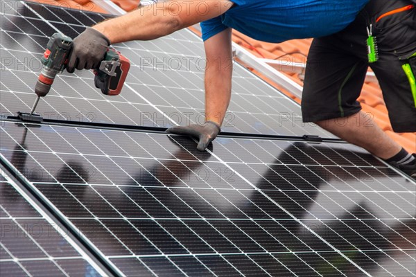 Installation of a photovoltaic system on a detached house