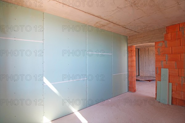 Dry construction, dry lining