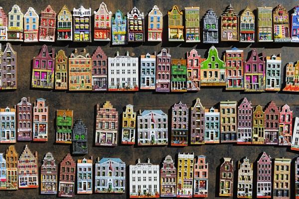 Canal houses as souvenir, magnet, magnetic, souvenir, fridge magnet, symbolic, city trip, holiday, travel, memory, decoration, small, urban, city visit, house, houses, image, illustration, market, shop, shopping, Amsterdam, Netherlands