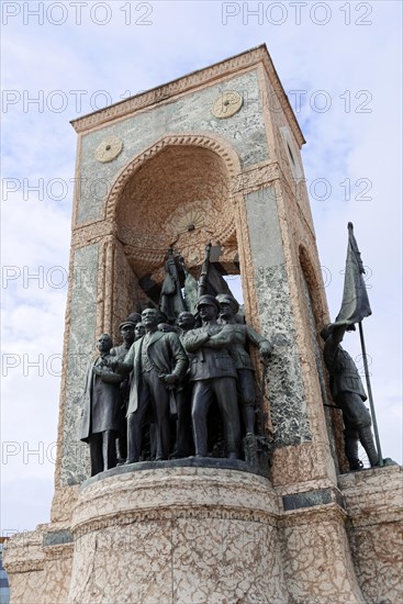 Mustafa Kemal Atatuerk with comrades-in-arms, Independence Monument by Pietro Canonica, Taksim Square or Taksim Meydani, Beyoglu, Istanbul, European part, Istanbul province, Turkey, Asia