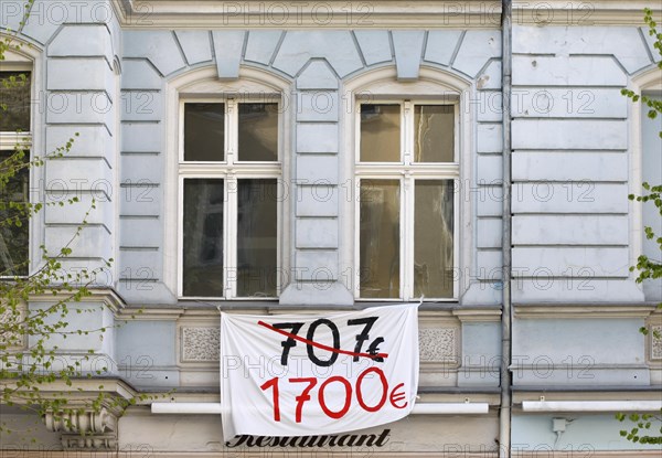 Tenant protest at a block of flats in Berlin's Friedrichshain district. The rent is to be increased from EUR 707 to EUR 1700, 15.09.2019