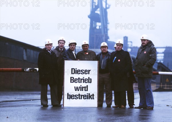 DEU, Germany, Dortmund: Personalities from politics, business and culture from the years 1965-90 Dortmund. Hoesch AG. IG Metall -Warning strike 6/1980, Europe