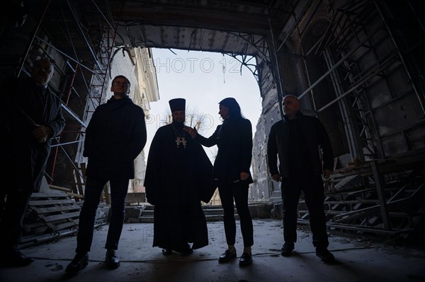 Annalena Baerbock (Alliance 90/The Greens), Federal Foreign Minister, takes part in a silent commemoration of the victims of the Russian invasion of Ukraine in the Ukrainian Orthodox Transfiguration Cathedral on Soborna Square in Odessa. Here together with priest Myroslaw Wdodowytsch. Odessa, 24.02.2024. Photographed on behalf of the Federal Foreign Office