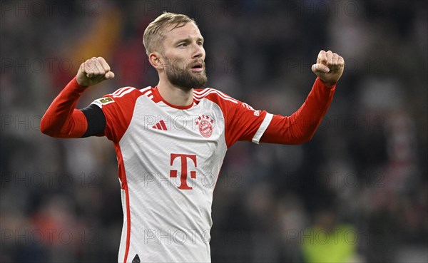 Goal celebration, Konrad Laimer FC Bayern Muenchen FCB (27) Allianz Arena, Munich, Bavaria, Germany, Europe