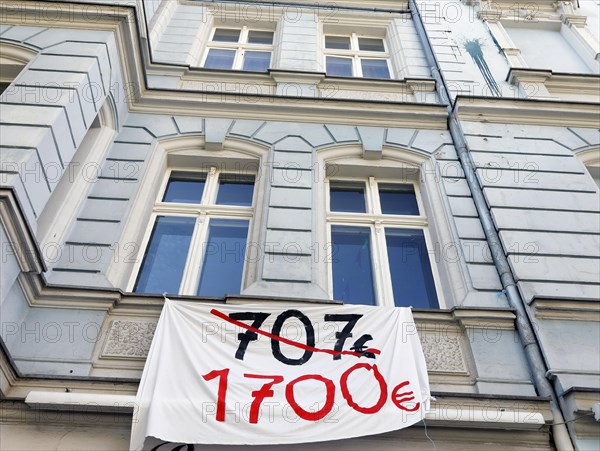 Tenant protest at a block of flats in Berlin's Friedrichshain district. The rent is to be increased from EUR 707 to EUR 1700, 15.09.2019