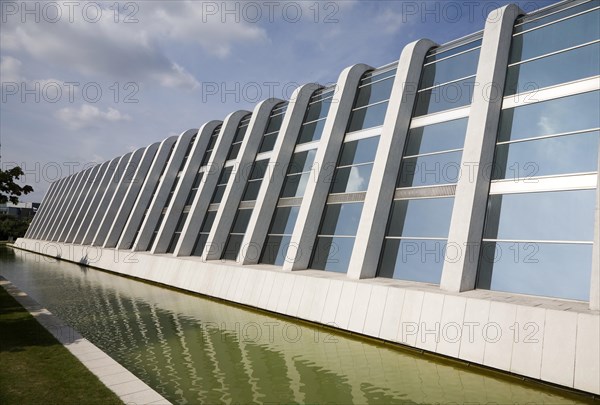 NAPP pharmaceutical group building architect Arthur Erickson, Cambridge Science Park, Cambridge, England completed in the 1980s