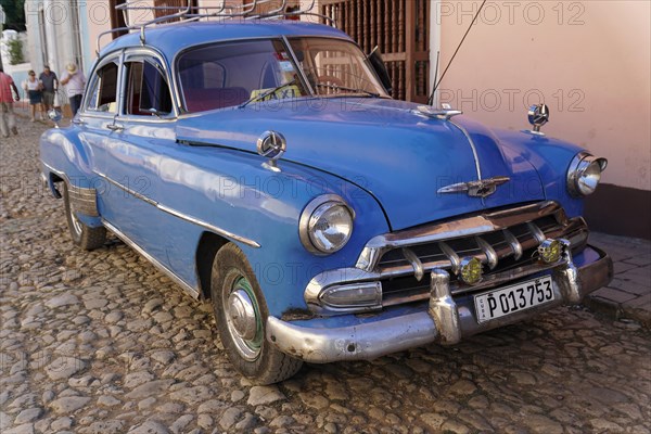 Vintage car from the 1950s in the centre of Havana, Centro Habana, Cuba, Central America