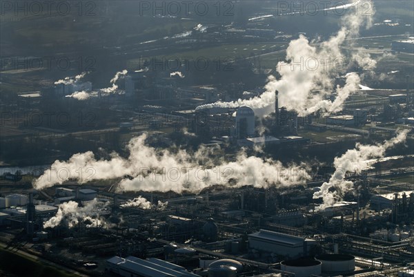 Aerial photograph, industry, smoke, fumes, emissions, exhaust gas, water vapour, Stade, Lower Saxony, Germany, Europe