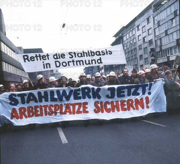 DEU, Germany, Dortmund: Personalities from politics, business and culture from the years 1965-90 Dortmund. Hoesch AG. IG Metall -Warning strike 6/1980, Europe