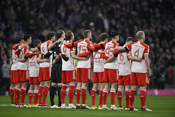 Mourning in honour of Andreas Andi Brehme, commemoration, minute's silence, minute's silence, FC Bayern Munich FCB, RasenBallsport Leipzig RBL, Allianz Arena, Munich, Bavaria, Germany, Europe