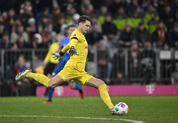 Goalkeeper Janis Blaswich (21) RasenBallsport Leipzig RBL Action on the ball Allianz Arena, Munich, Bavaria, Germany, Europe