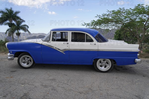 American vintage car from the 1950s, near Santiago de Cuba, Cuba, Central America