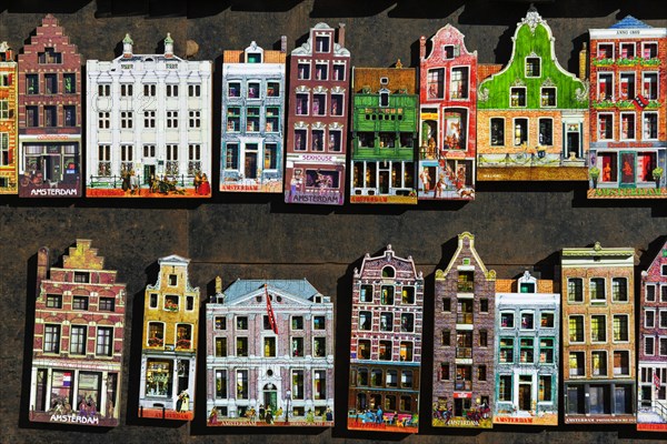 Canal houses as souvenir, magnet, magnetic, souvenir, fridge magnet, symbolic, city trip, holiday, travel, memory, decoration, small, urban, city visit, house, houses, image, illustration, market, shop, shopping, Amsterdam, Netherlands