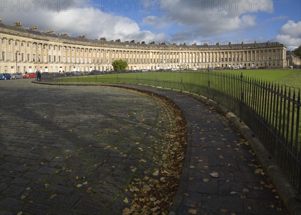 The Royal Crescent, architect John Wood the Younger built between 1767 and 1774, Bath, Somerset, England, United Kingdom, Europe