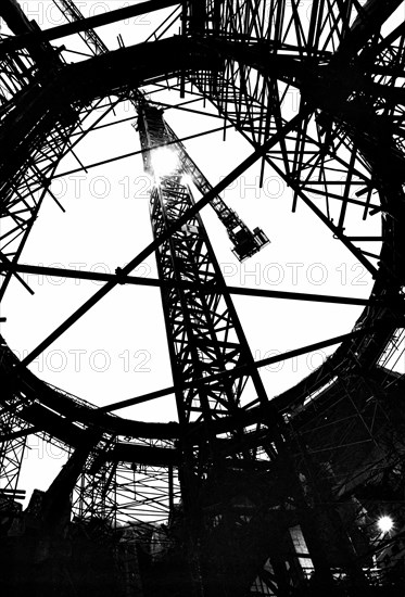 Section of the roof of the Reichstag building for the construction of the dome, January 1997, Platz der Republik, Berlin, Germany, Europe