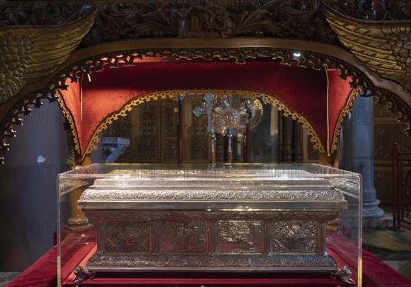 Interior view of the Saint Shrine, Church of Hagios Demetrios, also known as Agios Dimtrios or Demetrios Basilica, Thessaloniki, Macedonia, Greece, Europe