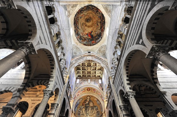 Cassette ceiling in the nave, Cathedral of Santa Maria Assunta, Pisa, Tuscany, Italy, Europe