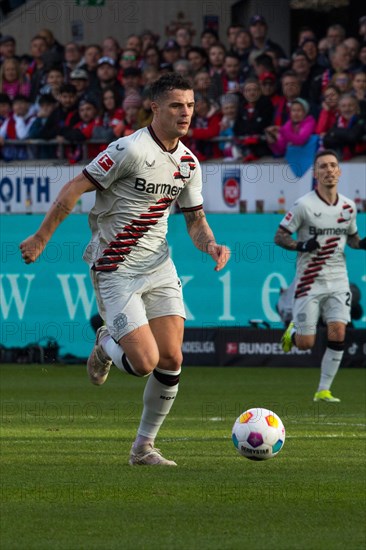 Football match, Piero HINCAPIE Bayer Leverkusen, Voith-Arena football stadium, Heidenheim