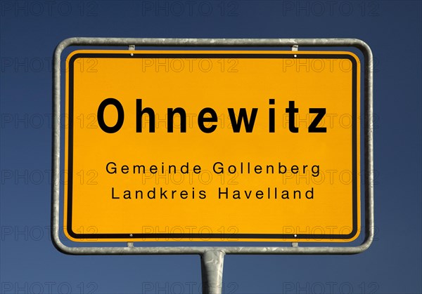 Place name sign Ohnewitz, municipality of Gollenberg, district of Havelland, Brandenburg, Germany, Europe