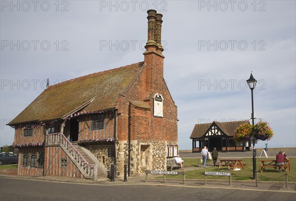 The Moot Hall is an early sixteenth century building originally with small shops on the ground floor. The town council continues to meet in the upper floor and the building also houses a small museum. Aldeburgh, Suffolk, England, United Kingdom, Europe