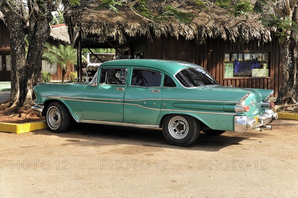 Vintage car from the 1950s, Vinales, Valle de Vinales, Pinar del Rio province, Cuba, Greater Antilles, Caribbean, Central America