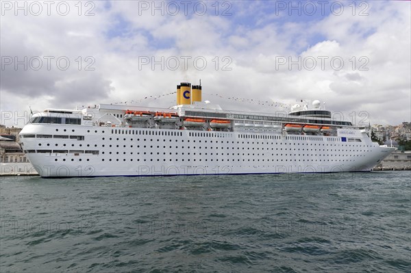 Cruise ship COSTA CLASSICA, year of construction 1991, 220, 6m long, 1680 passengers, at the quay of Karakoey, Istanbul Modern, Beyoglu, Istanbul, Turkey, Asia