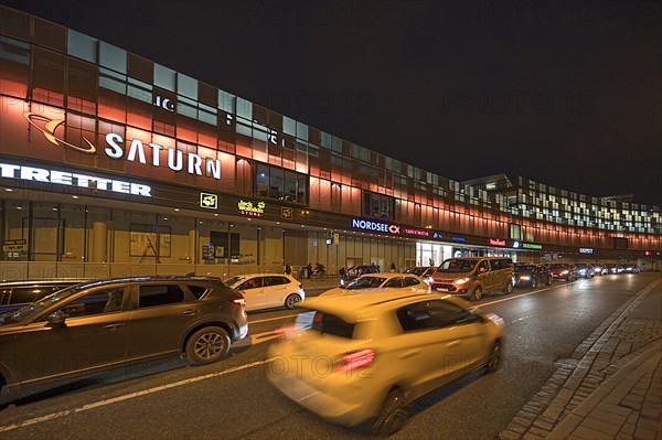 Arcaden shopping centre with evening rush hour traffic, Erlangen, Middle Franconia, Bavaria, Germany, Europe