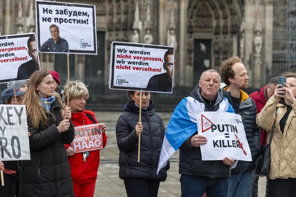 Vigil on 18 February 2024 for the deceased Alexei Navalny, Roncalliplatz, Cologne, North Rhine-Westphalia, Germany, Europe