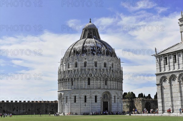 Battistero Cathedral, Duomo Santa Maria Assunta and Campanile, Baptistery, UNESCO World Heritage Site, Pisa, Tuscany, Italy, Europe