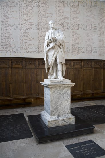 Statue of Isaac Newton, Trinity College chapel, University of Cambridge, England, United Kingdom, Europe
