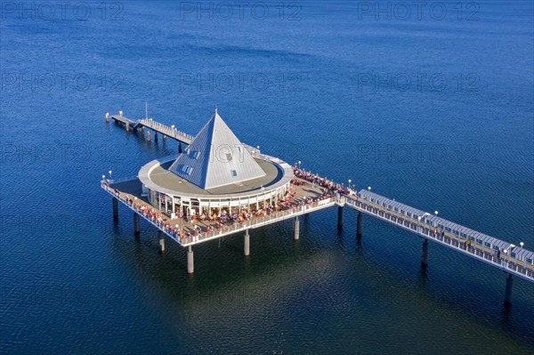 Heringsdorf Pier, Seebruecke Heringsdorf stretching out into the Baltic Sea on the island of Usedom, Mecklenburg-Vorpommern, Germany, Europe