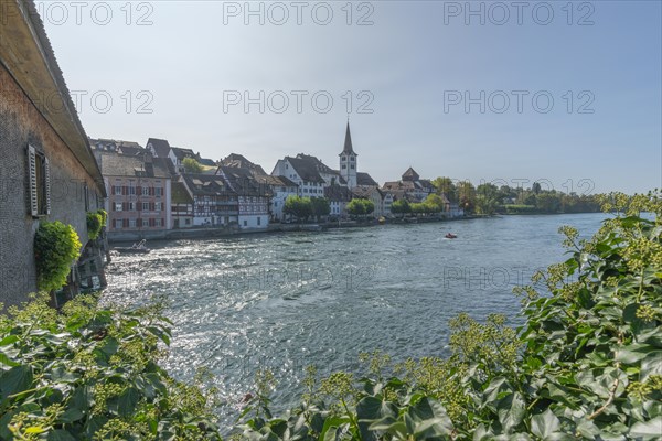 Border town of Dissenhofen on the Rhine, townscape, St Dionys church, wooden bridge, Frauenfeld district, Canton Thurgau, Switzerland, Europe